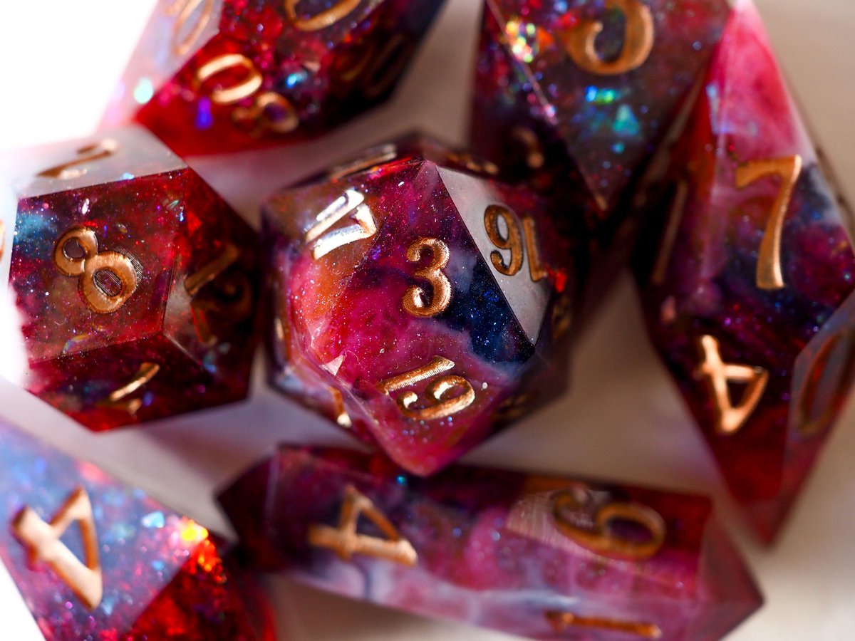 merlinsdices's tweet photo. New dice and jewelry😍 link in bo✨✨
#dnd #resindice #handmadedice https://t.co/8rVTAT8oxq