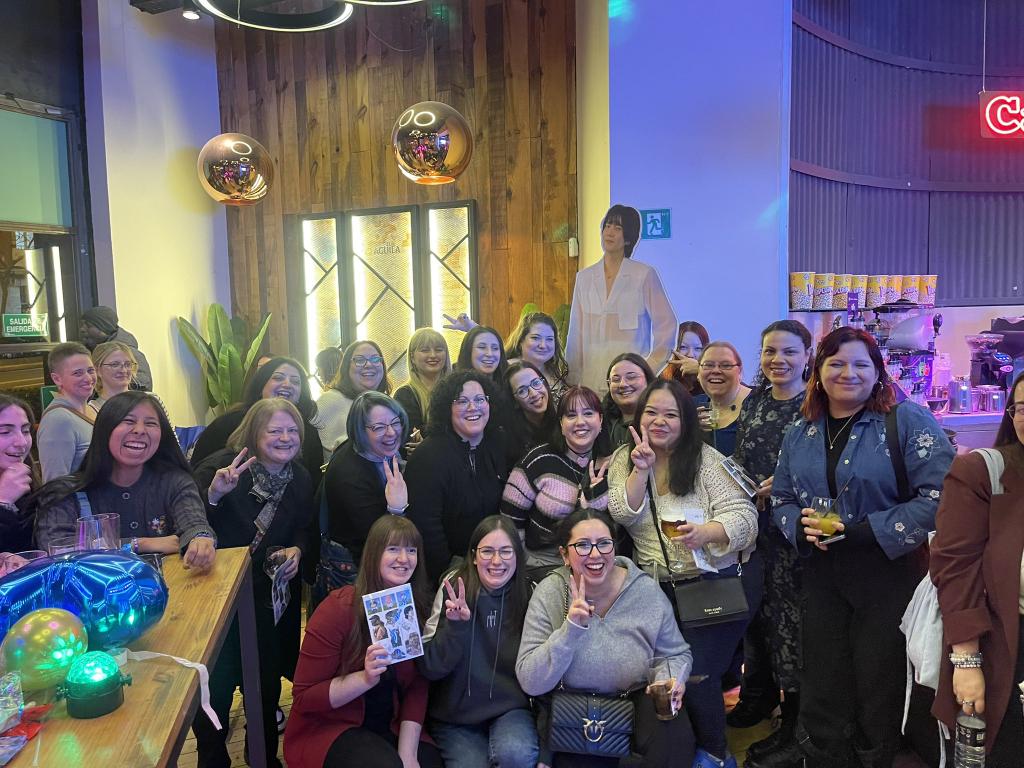 Admins with Biu and many Luves with us 🥹💙🥳
So happy we meet y'all!
Tomorrow we'll bring you freebies! 

#LUVESINMADRID
#Build1stFMinMadrid
#BuildJakapan #Beyourluve <a href="/JakeB4rever/">BIU.</a>