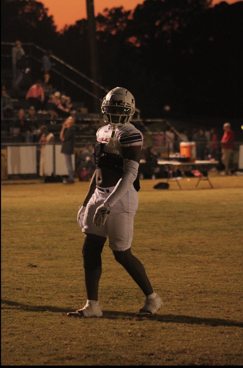 Just a kid who needs an opportunity! I am a physical player but also a smart one, I have a 4.1 gpa. I am weapon on the field and in the classroom <a href="/bond_coach/">Bond Mike Bond</a> <a href="/CoachWatson9/">RASHAD WATSON</a> <a href="/TeddyGaines12/">Teddy Gaines</a> <a href="/_CoachWallace/">Kyle Wallace</a> <a href="/CoachSmith52/">Coach Reed Smith</a> <a href="/DerekBurnett13/">Derek Burnett</a> <a href="/CoachZachBrooks/">Zach Brooks</a> <a href="/CoachSTreadwell/">Spencer Treadwell</a> <a href="/CoachKSigler/">Kelvin Sigler</a>