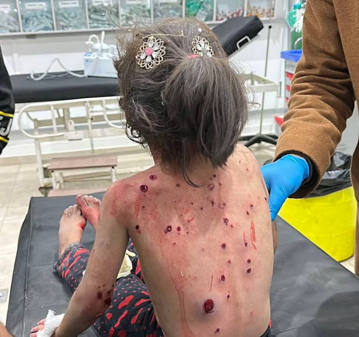 لا تسامح
لا تغفر
لا تنسَ