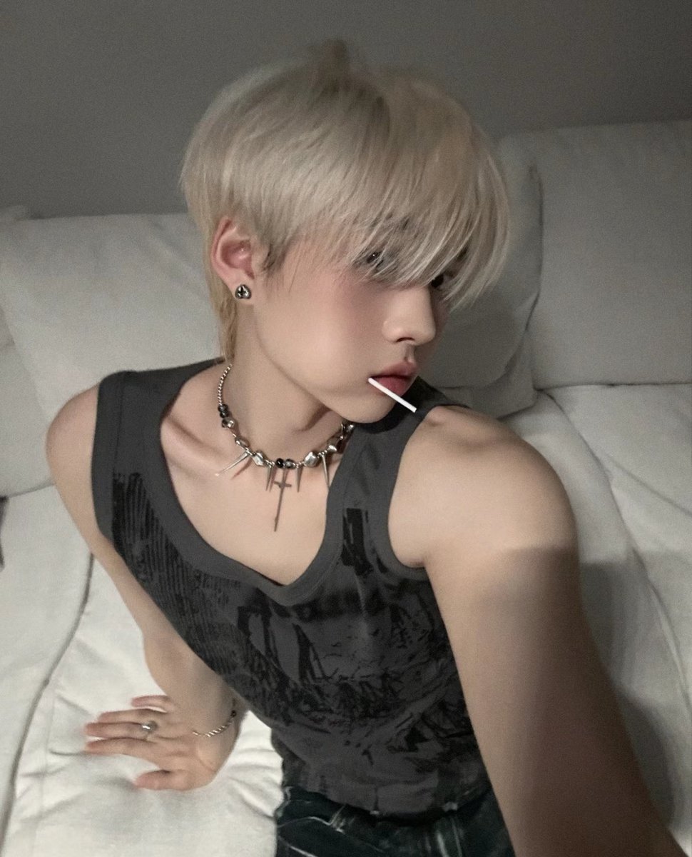 ⠀⠀⠀⠀
⠀                                 ˚ᴸⁱⁿᵍʸᵃⁿᵍ ᵖᵒˢᵗ˚

⠀⠀⠀⠀⠀ ⠀ ⠀⠀⠀          🖤🖤🖤    
⠀⠀⠀