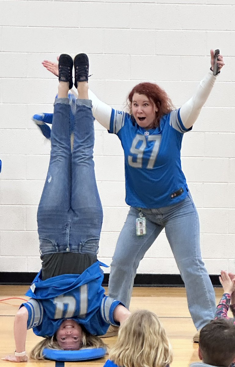 classrmsanders's tweet image. #slcslovesthelions
Lions Day