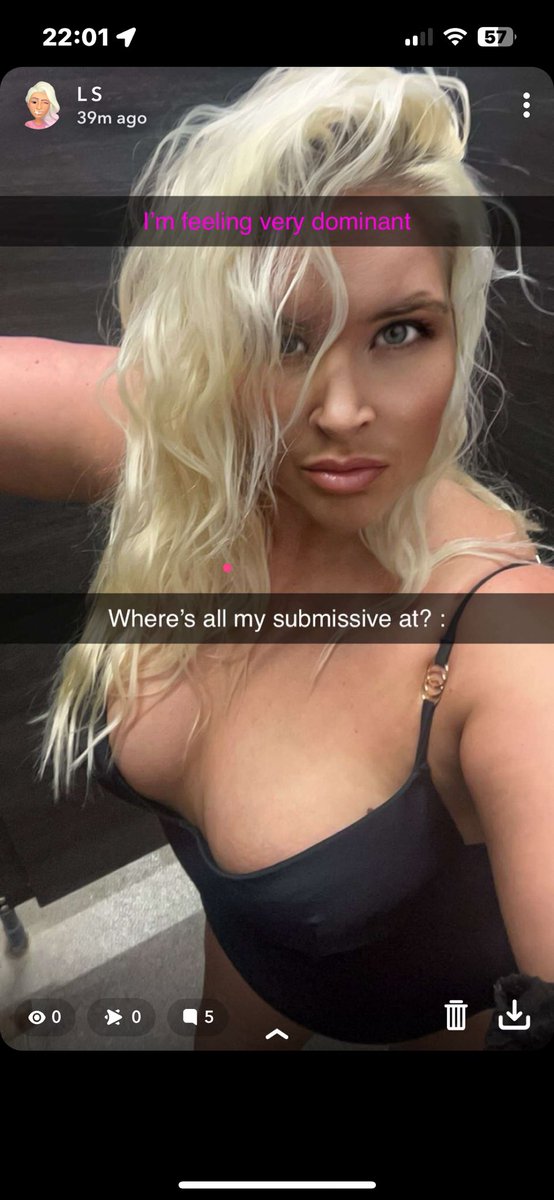 V8Becky's tweet photo. Get down and lick https://t.co/wLwI38B1U3