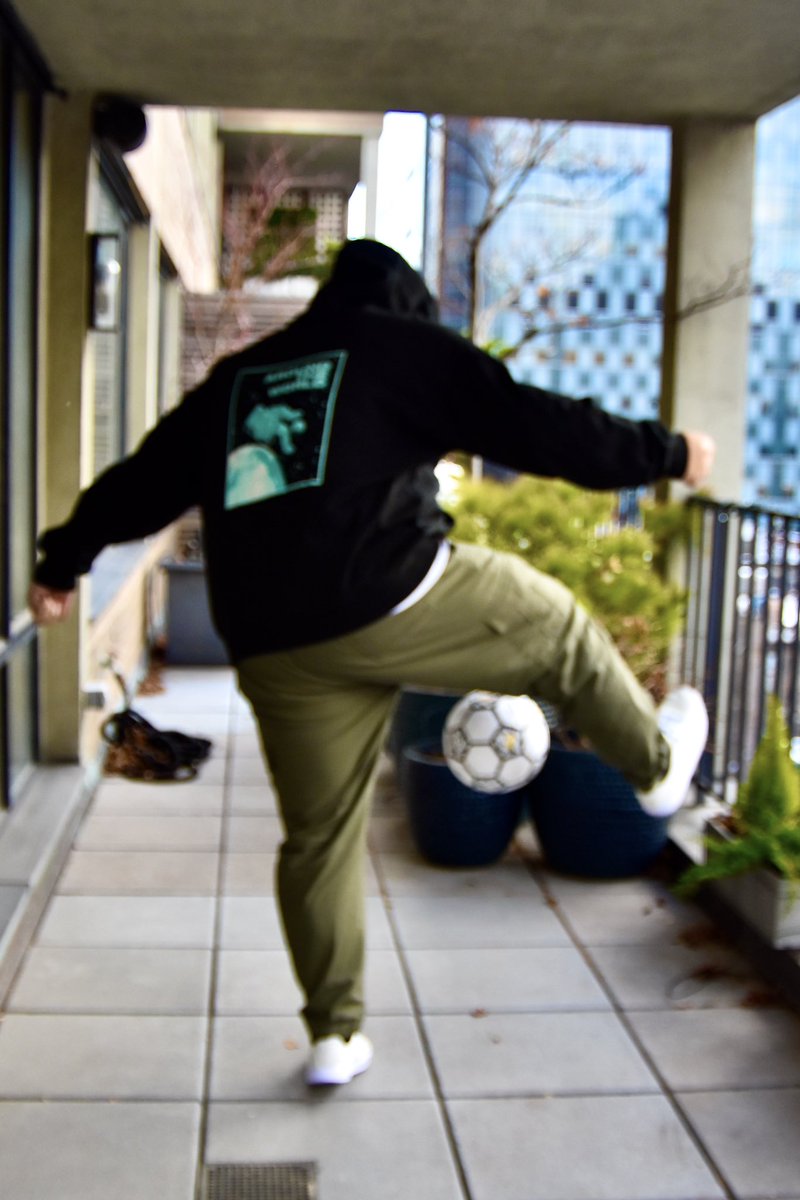 WillDaCreator's tweet photo. Around The World Astronaut 🚀🌎
@foreverlution @offpitchsports 📸 @tphotography_93 #foreverlution #aroundtheworld #offpitch #offpitchsports #4freestyle #4freestyleball #4freestyleshoes #footballfreestyle #iamafreestyler #nyc https://t.co/P8btWFF07Y