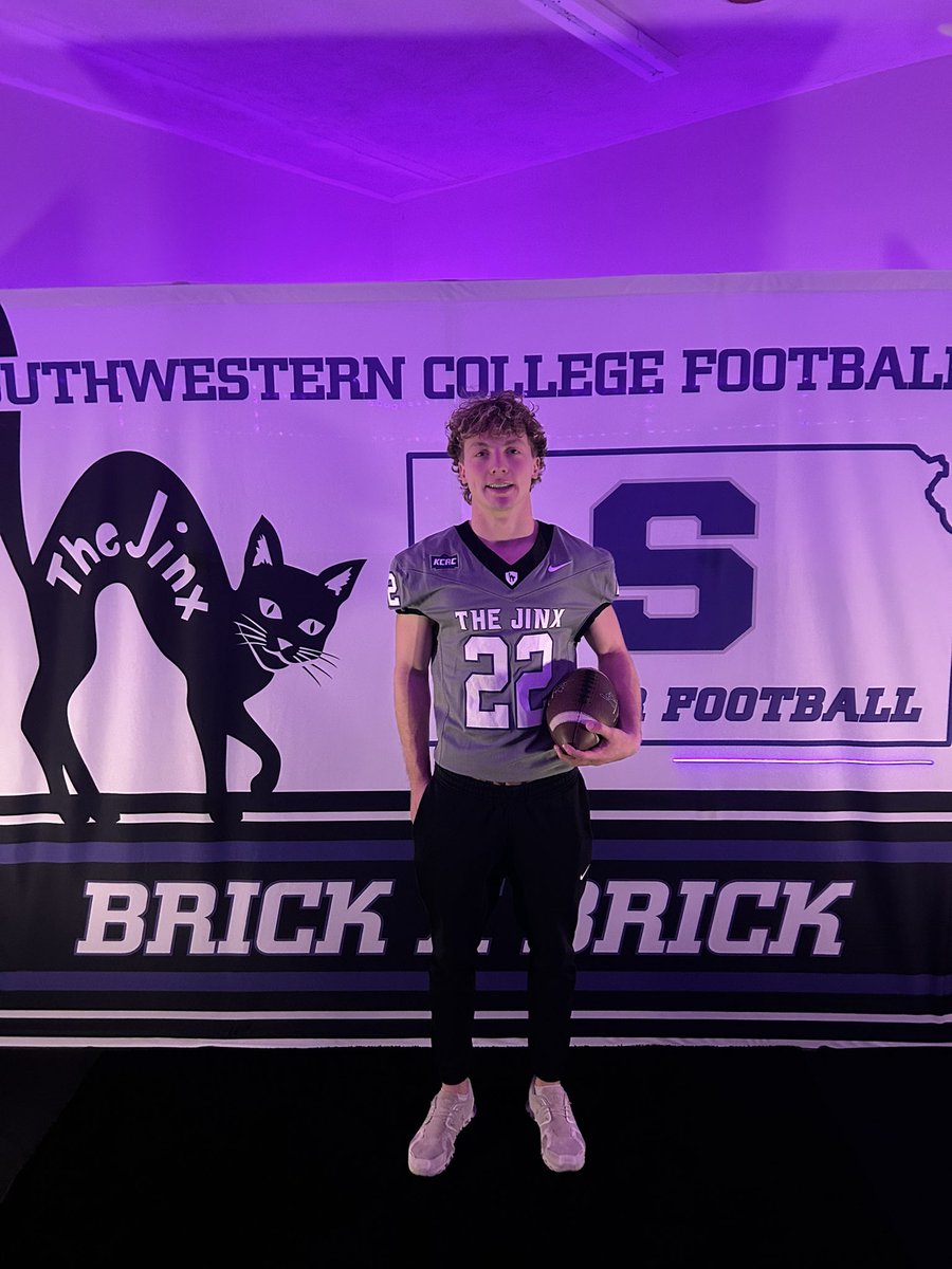 GarrettDJ22's tweet photo. After visiting today and talking to @CoachGriffSC and @joeyinmars I am very grateful to be offered to play football at @BuilderFootball https://t.co/XbWkVsTOoG