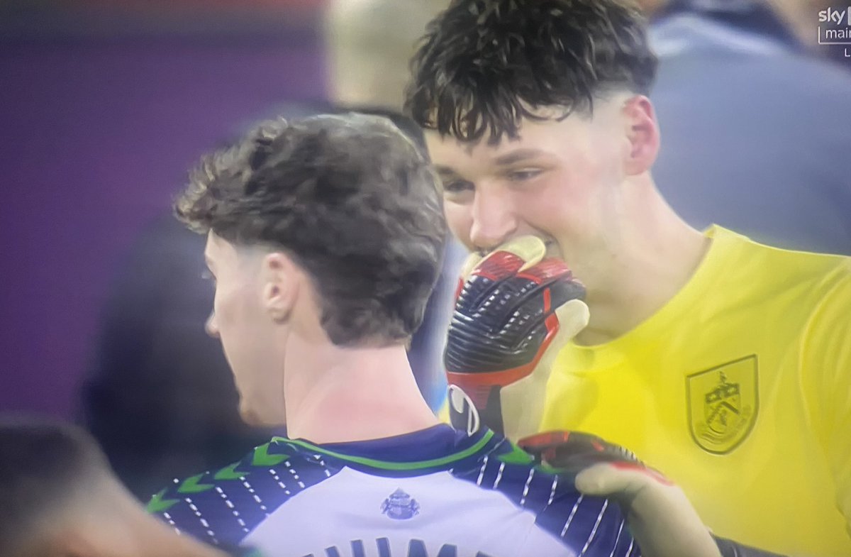 GKUnion's tweet image. Loved every single element of those TWO penalty saves from James Trafford.
What a guy. 😃 #GKUnion