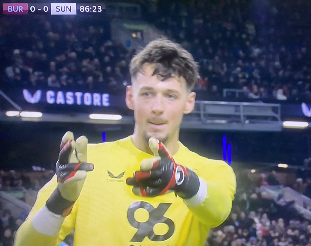 GKUnion's tweet image. Loved every single element of those TWO penalty saves from James Trafford.
What a guy. 😃 #GKUnion