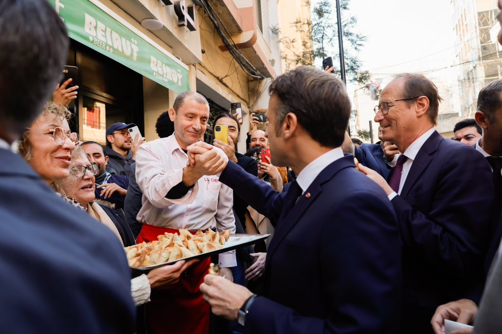 Emmanuel Macron tweet media