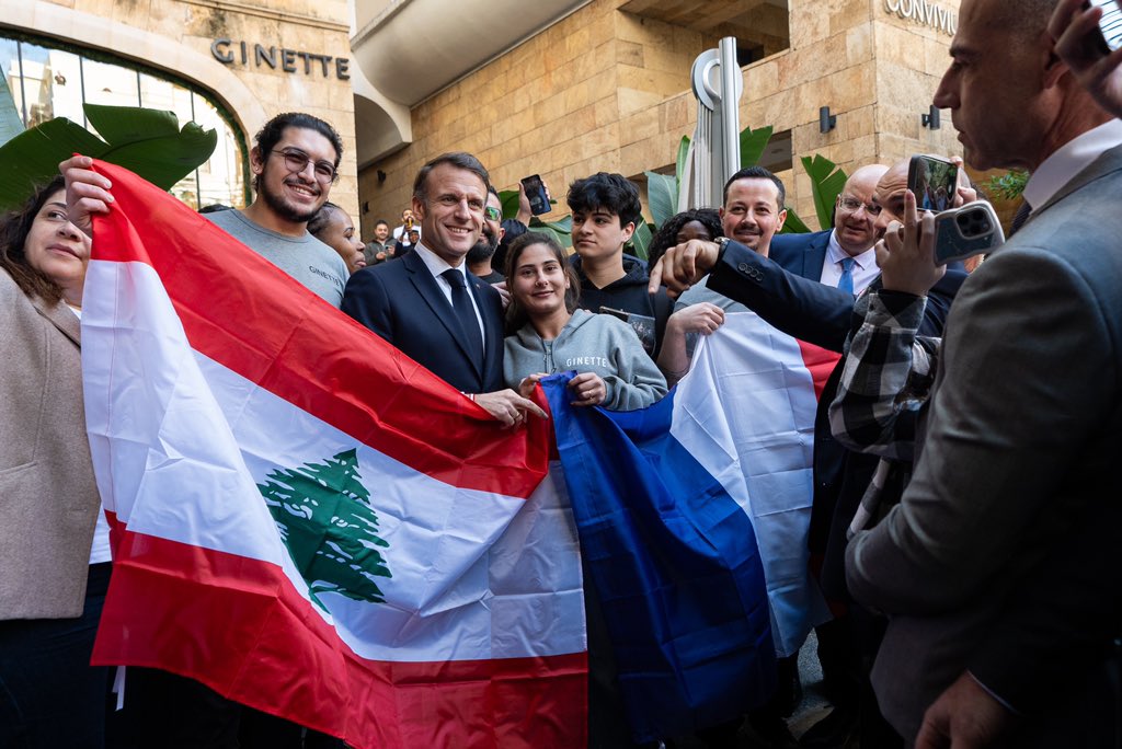 Emmanuel Macron tweet media