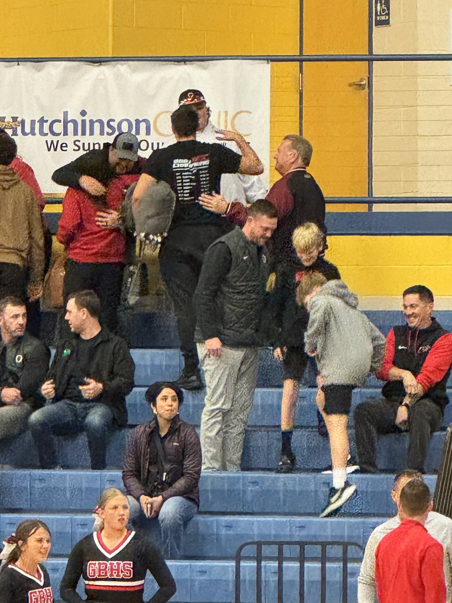 dfosterymca's tweet photo. @CoachDanLanning is the real deal. At a high school basketball game tonight in Hutchinson Kansas and is taking selfies, signing autographs, and shaking hands with every kid that comes up to him.  Nice job sir! https://t.co/WNSzSk8H4k