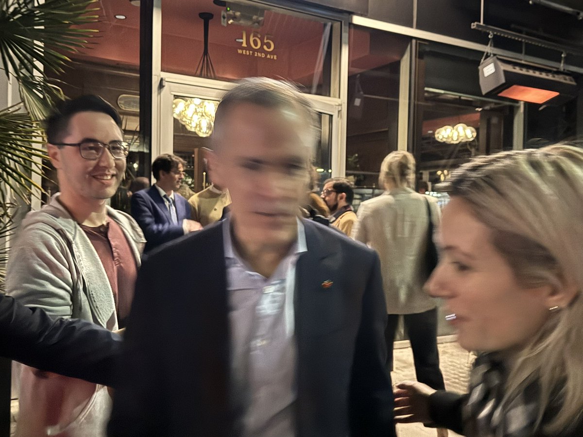 Uhhhh… I just met and had a great little chat with the next Prime Minister of Canada (probably the most qualified person ever to run in Canadian history). 🤯 

What a great guy. It was too hectic to get a non-moving photo haha. #MarkCarney