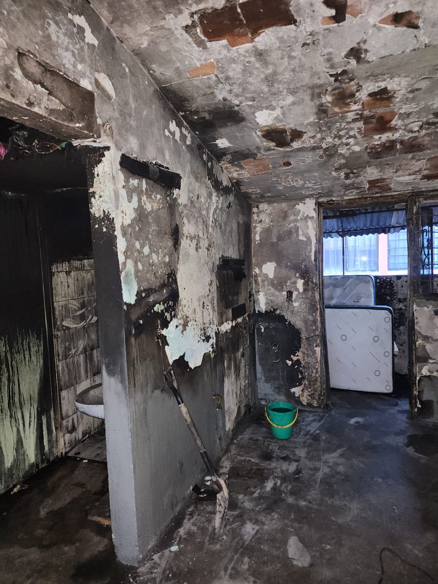 montsevarela15's tweet photo. Ayer estaba súper feliz Grettel por qué estuvo en el estadio y hoy les pido su apoyo porque en la madrugada se incendió su casa 😔 🙏🏻 como dicen Amazonas Unidas , cualquier apoyo es bienvenido.

728969000002173675 
STP 

4198220041668581 
Banco Azteca https://t.co/52tTBbajZf