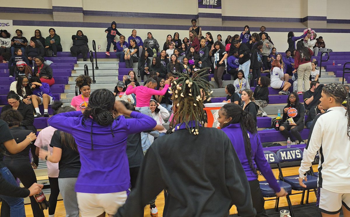 MrhsGirls_Bball's tweet image. Junior High Night was a huge success as we celebrated @MRJHMavs and @MDJH_Panthers! While our sub-varsity teams came up short, our Lady Mavs varsity team closed the night with a 47-37 victory over Paetow. Thank you for joining us!  We&apos;ll be waiting for you FUTURE Lady Mavs!💜🤘🏽💜