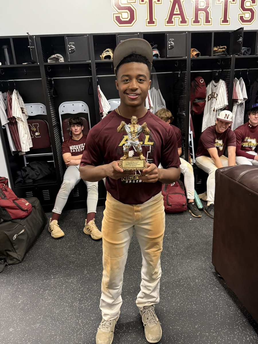 BrettBartlett_'s tweet photo. Today we crowned our pound-for-pound Champ, CJ Bolden. He lifted 655% of his BW on bench, squat, deadlift. CJ also clocked the fastest 60m time! Phenomenal job CJ!!
@NHSEaglesBB @CJ_Bolden2 https://t.co/nosVnvh9L8