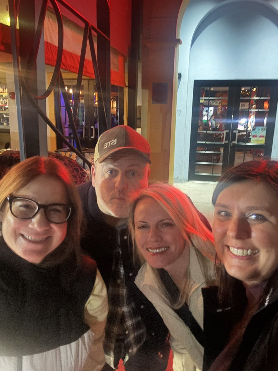 rlfreedm's tweet photo. One of the greatest parts of being an educator is the learning never stops. Three full days at #FETC and I am returning to the #jjsecretagents a little different than when I left. The human connection at these events fills my bucket. So grateful for this opportunity. https://t.co/F67pAelpxB