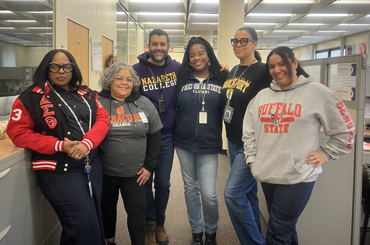 drchrismiller2's tweet image. Today, our @RCSDNYS Office of Human Capital proudly rocked our college sweatshirts as part of our district-wide effort to foster a college-going culture! We're committed to supporting our students as they dream big and achieve their goals. 💙📚 #CollegeGoingCulture #OneRCSD