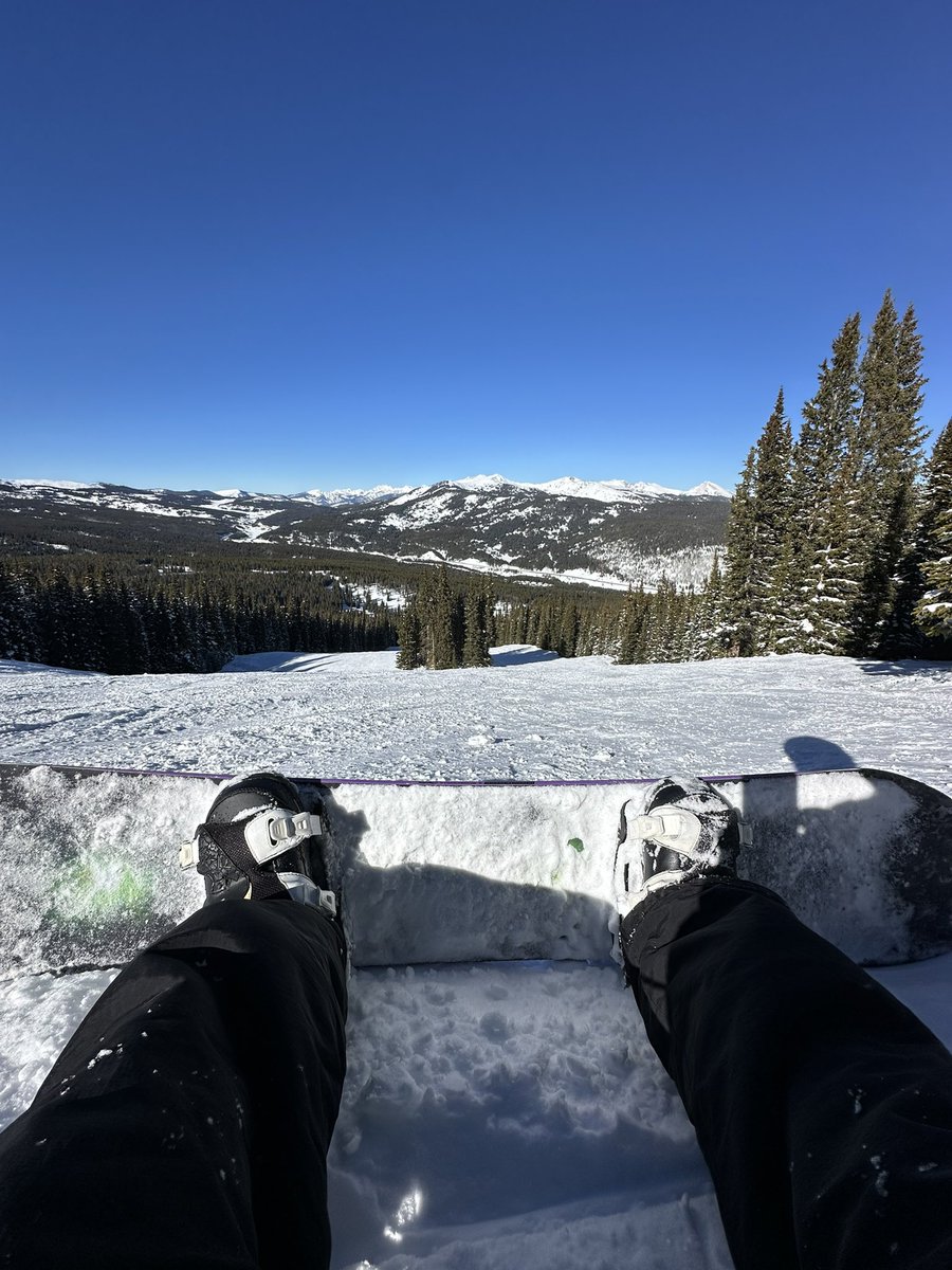 KellyJean80's tweet photo. Day one in the books! Snowboarding at Copper yesterday. Second time riding the new Capita board. She’s a dream! https://t.co/x9RN8PNhps