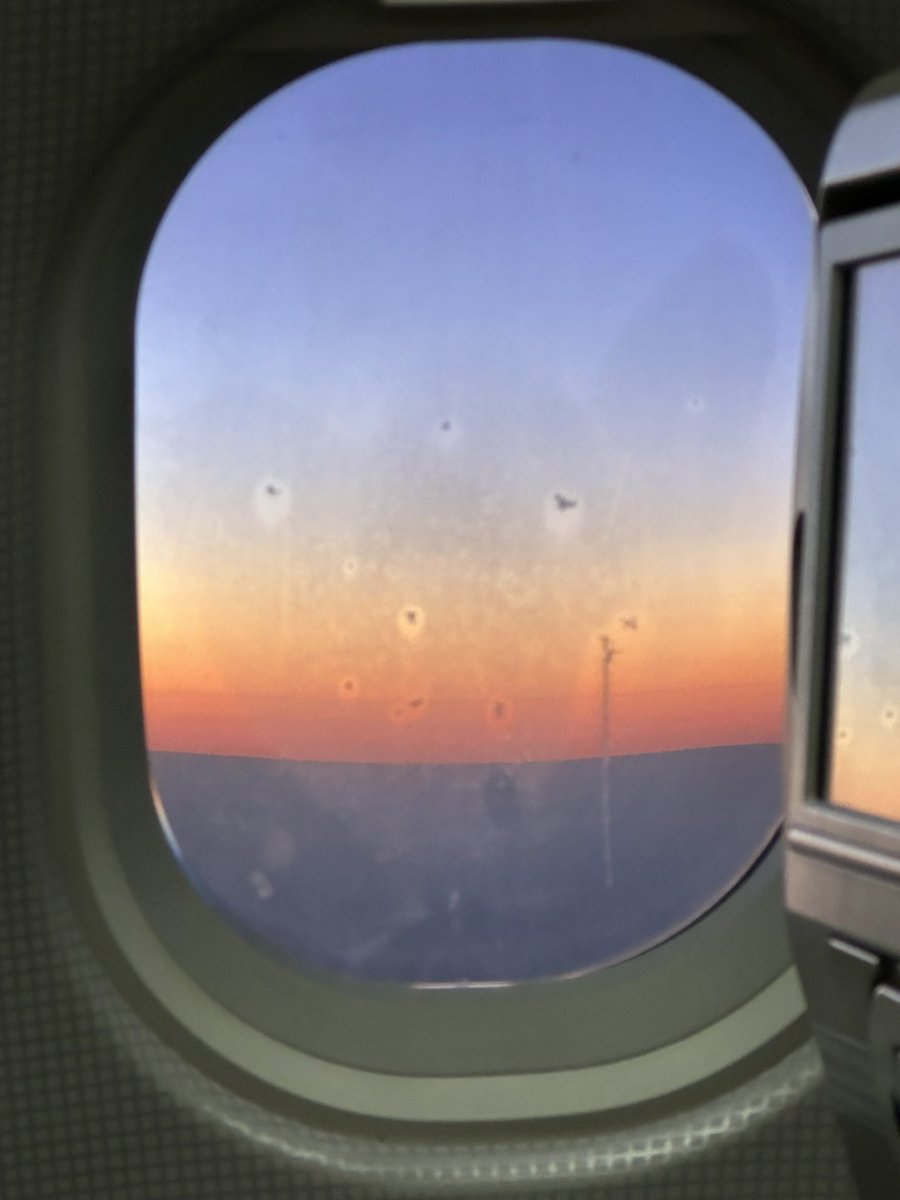 4박5일 출장을 다녀왔습니다
정말 너무 빡셌어요
주말에는 다시 육아출근
출장기간동안 가족들있는 집이 넘 그리웠습니다
집이 최고다!👍