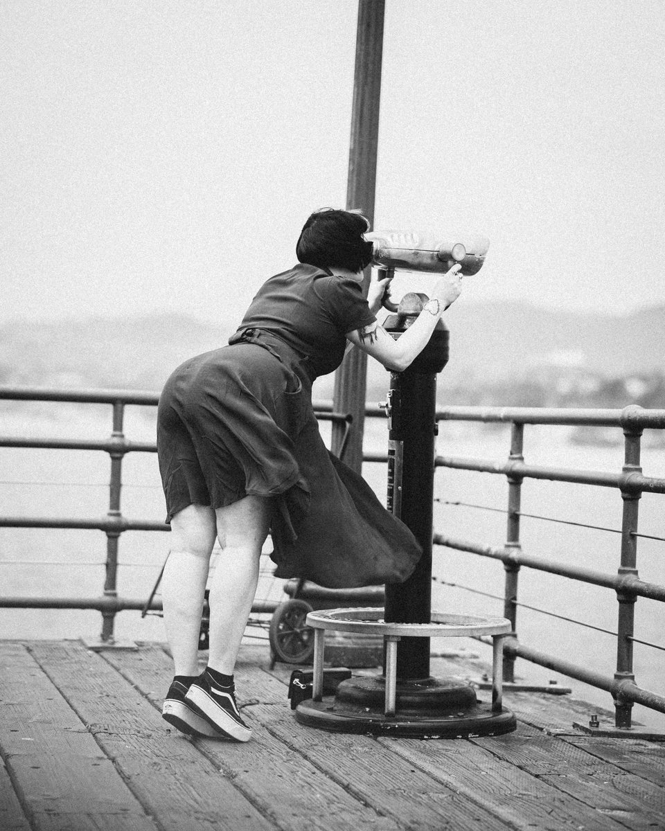 Colour… or black and white? 

Stunning 1940’s repro Mae dress by <a href="/SeamstressOfB/">The Seamstress of Bloomsbury</a> 

#1940s #40s #vintage #pinup #vintageaesthetic #femmefatale #california #santamonica