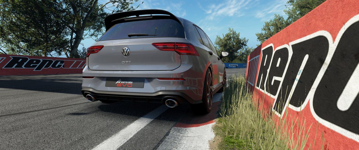 This is crazy <a href="/AC_assettocorsa/">Assetto Corsa</a> #AssettoCorsaEVO