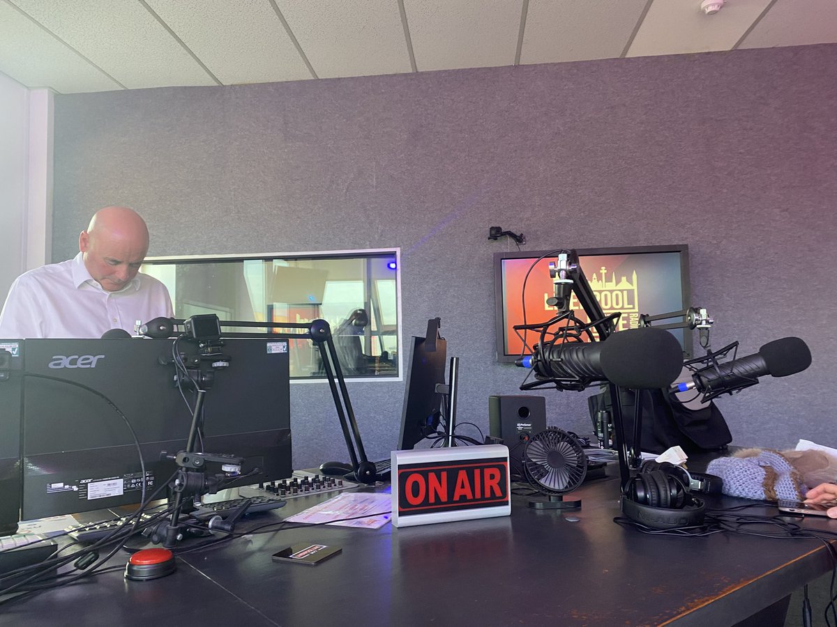 Nice day today on the radio <a href="/LiverpoolLiveRD/">Liverpool Live Radio</a> with <a href="/RoyBasnett/">Roy Basnett</a> and @gdolders discussing fillums and whatnot