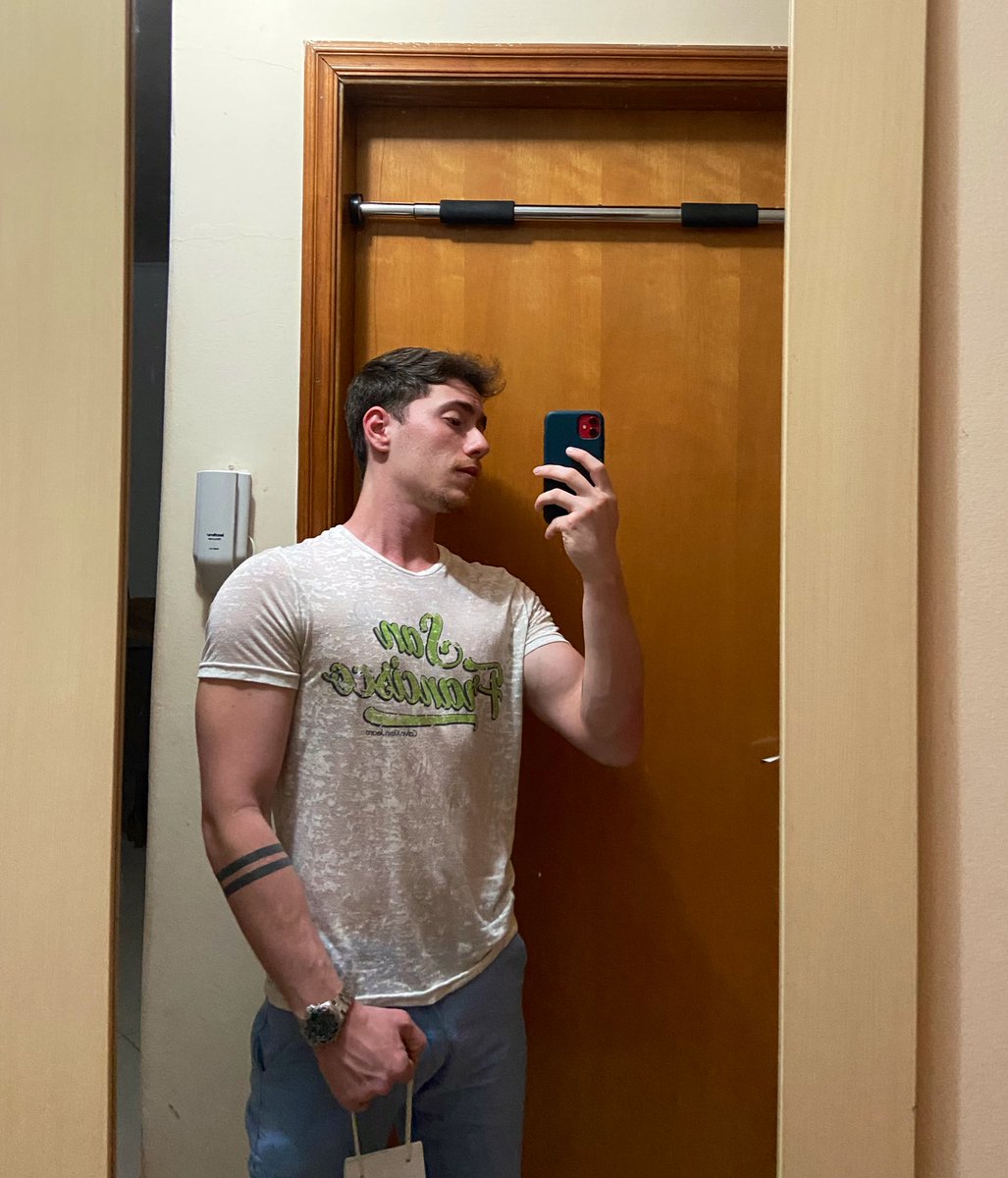 O bracinho pra te prender de bruços até espumar