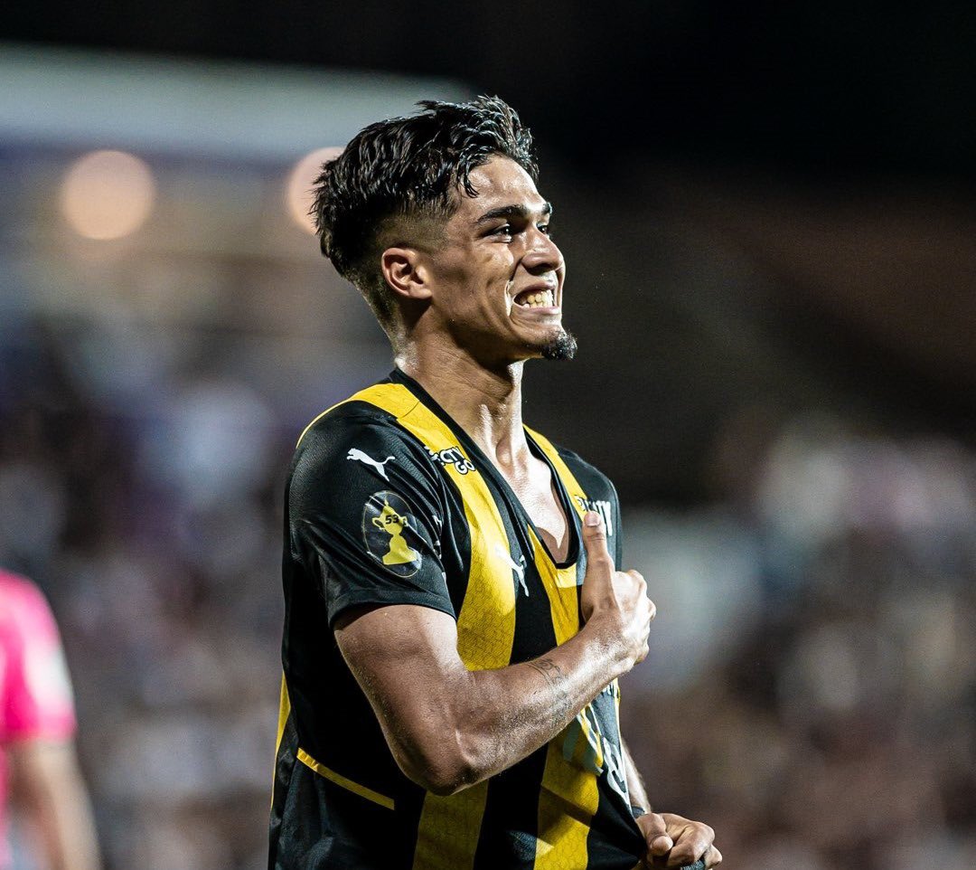 Nahuel👕 (@nahuelf7_) on Twitter photo <a href="/matiiarezoo9/">Matias Arezo</a> <a href="/Gremio/">Grêmio FBPA</a> Ya no importa cada noche que espere
cada calle un laberinto que crucé
porque el tiempo a conspirado a mi favor
y a un segundo de rendirme te encontré <a href="/matiiarezoo9/">Matias Arezo</a> <a href="/Gremio/">Grêmio FBPA</a> Ya no importa cada noche que espere
cada calle un laberinto que crucé
porque el tiempo a conspirado a mi favor
y a un segundo de rendirme te encontré