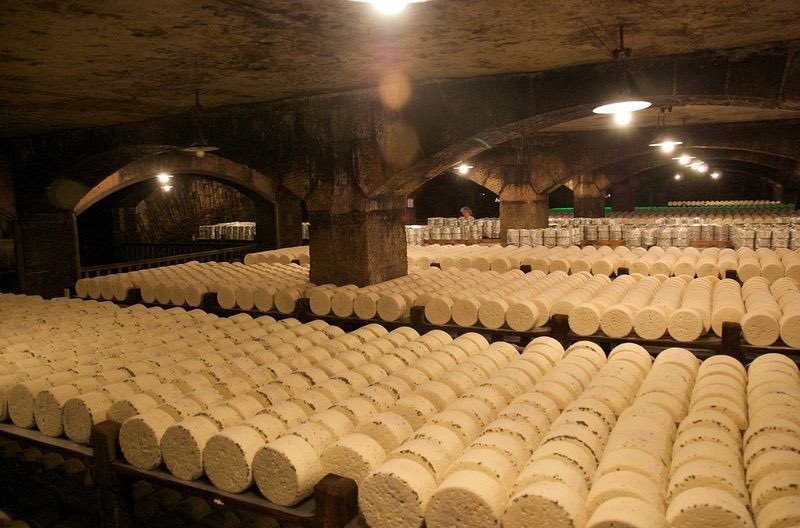 midwestern_ope's tweet image. There is a cave in Missouri that currently stores 1.4B pounds of cheese. I don’t know what the Midwest is planning but it’s something big.