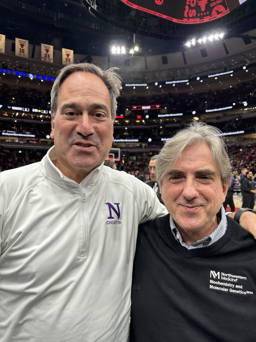 At a ⁦<a href="/chicagobulls/">Chicago Bulls</a>⁩ game tonight with ⁦<a href="/CHADNANO/">Chad A. Mirkin</a>⁩ !