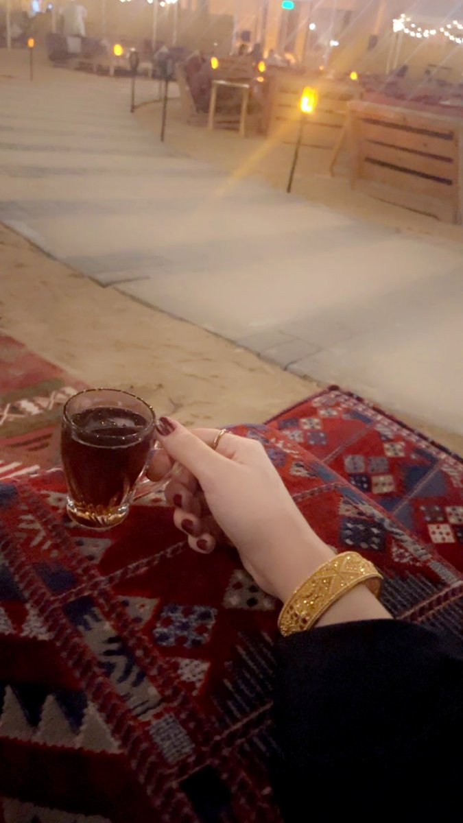 هناك حرب لا يخرج منها المرء إلا خاسراً
وهي الحرب مع شعورك
(عبثت بديارٍٍ .. ليست لي )