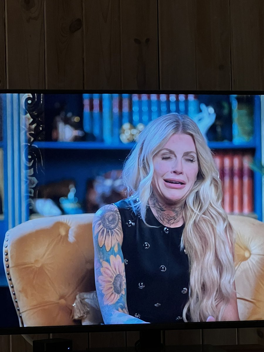 I need this person to be eliminated next. I cannot handle her weird faces anymore  #TheTraitorsUS