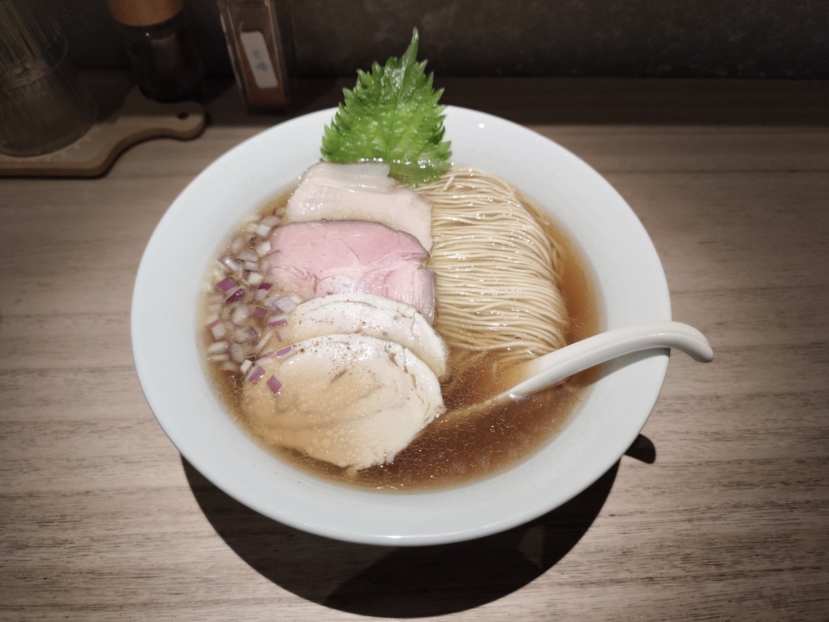 感覺還是要發點東西經營一下
這邊還是比IG好   不用強制要求照片
偶爾也放點廢文食物酒水隨手拍在這邊好了
然後照片是西門町的雞吉君