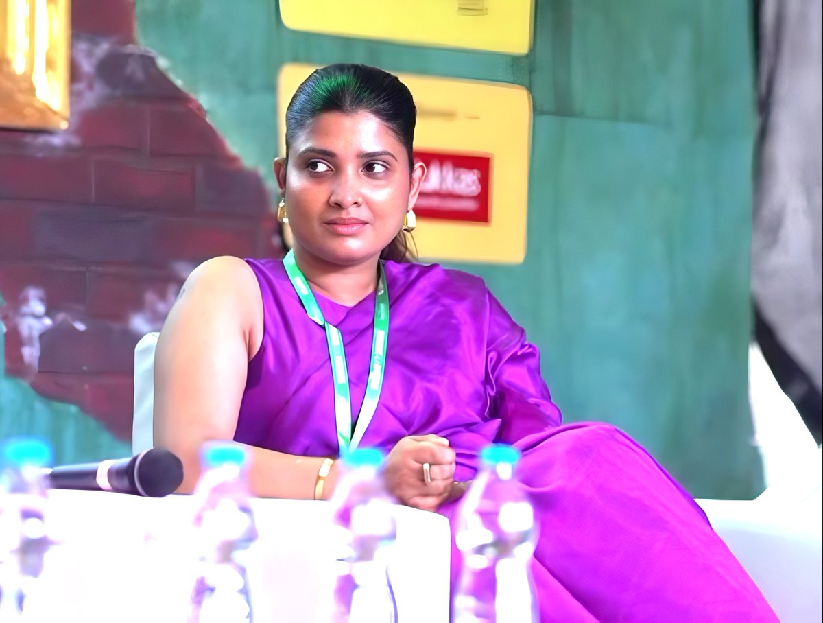 TeluguTejam009's tweet photo. Divya prabha #DivyaPrabha #AllWeImagineAsLight #awial https://t.co/UKo1xtR2AE