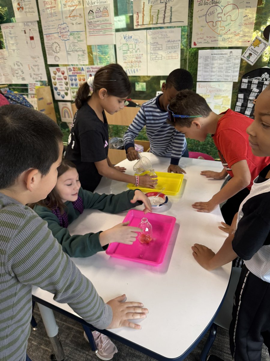 dialibefe's tweet photo. experimento de ciencia - cambios rápidos 🌋🤯 @HumbleISD_CE @Centennial_SIP https://t.co/Wf3ZaZ8OrG