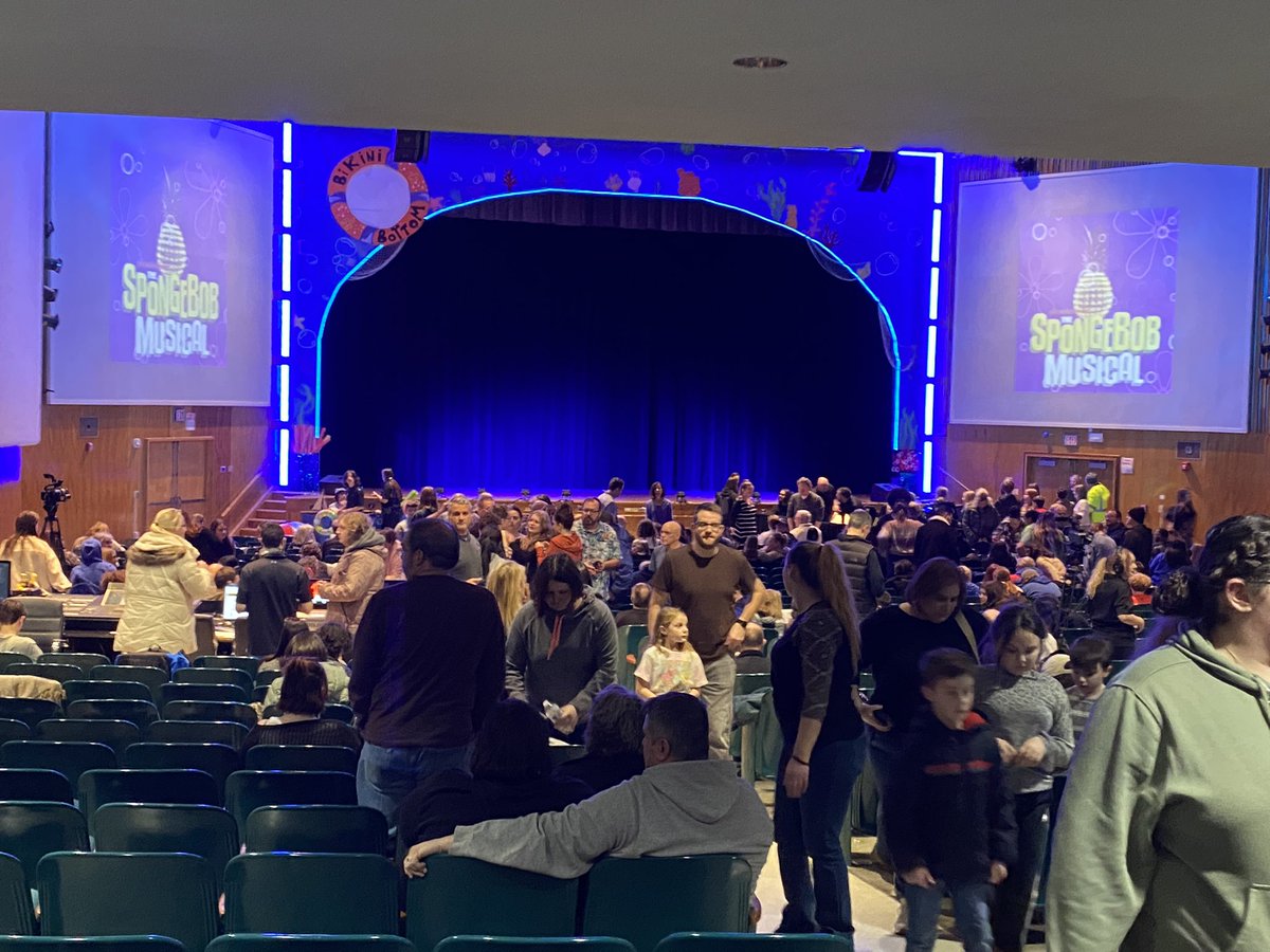 Anderson_TSOA's tweet photo. Love school plays…. I’ve never seen SpongeBob but am impressed through Act 1! Our kids are so talented! https://t.co/pjX6vwaxjk
