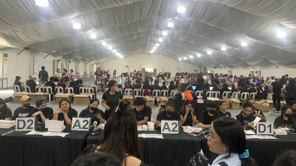 GUYS WE'RE IN!! MAY AIRCON AND MALAWAK PO ANG GEN STRAPPING!! 💎🫶🏻

#SEVENTEEN_RIGHT_HERE_IN_BULACAN