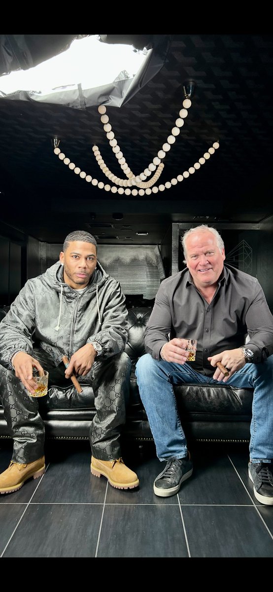 Enjoying time with #nelly at Carbon Members Club carbon-mc.com?