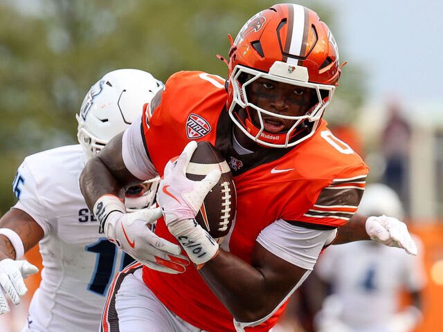 Jayden Cupitt (@jayden_cupitt) on Twitter photo After a great conversation with <a href="/CoachSLawanson/">Sammy Lawanson</a> i am blessed to receive my first D1 offer from <a href="/BG_Football/">BGSU Football</a> #AGTG <a href="/CoachHarris_LR/">Doryan Harris</a> <a href="/CoachKirkThor/">Kirk Thor</a> <a href="/Coach_GregDavis/">Greg Davis</a> <a href="/CoachFranklin_/">Mallory Franklin</a> <a href="/CoachDRodrigo/">David Rodriguez</a> <a href="/samspiegs/">Sam Spiegelman</a> <a href="/BrandonHuffman/">Brandon Huffman</a> <a href="/ChadSimmons_/">ChadSimmons</a> <a href="/MikeRoach247/">Mike Roach</a> #BowlingGreenFalcons After a great conversation with <a href="/CoachSLawanson/">Sammy Lawanson</a> i am blessed to receive my first D1 offer from <a href="/BG_Football/">BGSU Football</a> #AGTG <a href="/CoachHarris_LR/">Doryan Harris</a> <a href="/CoachKirkThor/">Kirk Thor</a> <a href="/Coach_GregDavis/">Greg Davis</a> <a href="/CoachFranklin_/">Mallory Franklin</a> <a href="/CoachDRodrigo/">David Rodriguez</a> <a href="/samspiegs/">Sam Spiegelman</a> <a href="/BrandonHuffman/">Brandon Huffman</a> <a href="/ChadSimmons_/">ChadSimmons</a> <a href="/MikeRoach247/">Mike Roach</a> #BowlingGreenFalcons