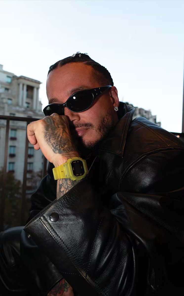 J Balvin、G-SHOCKと初のコラボ
2カラーのベゼルとバンドがセットとなったDWE-5600の限定ボックスセットを発売
“Time Matters”をタイトルに掲げた本モデル。時計の文字盤には、アルバム『JOSE』に収録された“Ma’ G”の文字が刻まれている
youtu.be/uN5LzVZMJsU?si…
