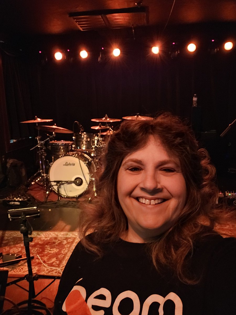 TheMrsFuller427's tweet photo. In my happy place about to enjoy some live music! #supportlivemusic #supportlocalmusic #OKCmusicscene #TheTraitors #zelena #BamBam https://t.co/xaP5iRCbfY