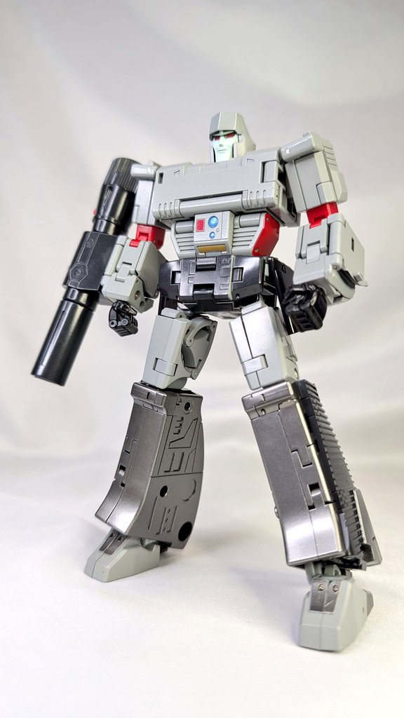 トランスフォーマー　非正規　newage NO.S01 LEADER メガトロン newage toy 超期待の新作‼️ NA-S01 LEADER が届きました‼️🥳 この人