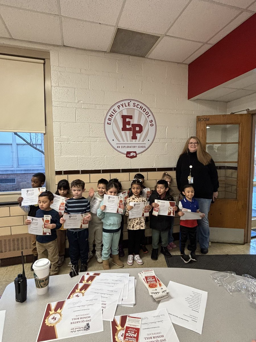 ErniePyle90's tweet photo. We had a wonderful morning celebrating our scholarsโ achievements at our Quarter 2 Awards Breakfast! #provingwhatspossible
#passporttolearning https://t.co/HSaWiJ5jnw