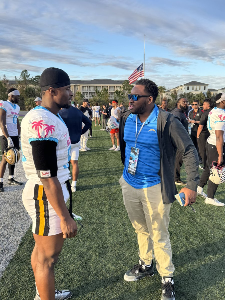 seanstellato's tweet image. Excited to be in Orlando for the Trillion Tropical Bowl, supporting the Stellato Sports 2025 draft class! 🏈💪 

Grateful to be in the trenches, grinding for my players and their dreams. Let’s get to work! 🙌 🙌 

#NoBackingDown #StellatoSports @wande_owens @Sid_Kone Cam