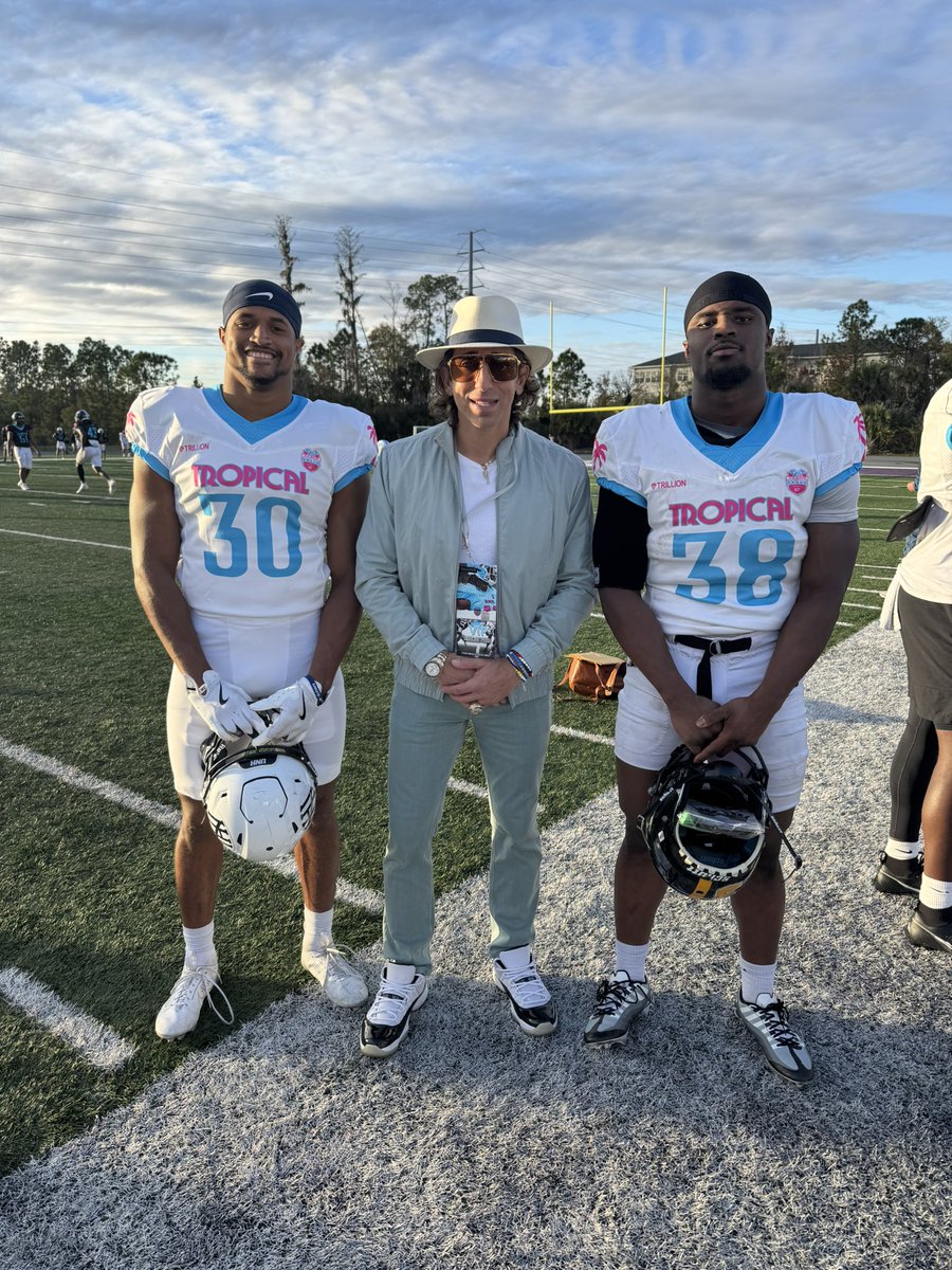 seanstellato's tweet image. Excited to be in Orlando for the Trillion Tropical Bowl, supporting the Stellato Sports 2025 draft class! 🏈💪 

Grateful to be in the trenches, grinding for my players and their dreams. Let’s get to work! 🙌 🙌 

#NoBackingDown #StellatoSports @wande_owens @Sid_Kone Cam