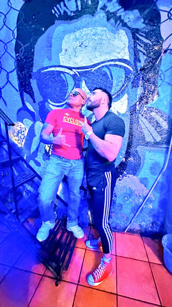 Chocolaton3's tweet photo. Pegándole duro con mi estimado pana! @sr_indomable 🔥🤎🍫 #collabs
Bufando tendo...! 💥 https://t.co/Kt55UPoXCn