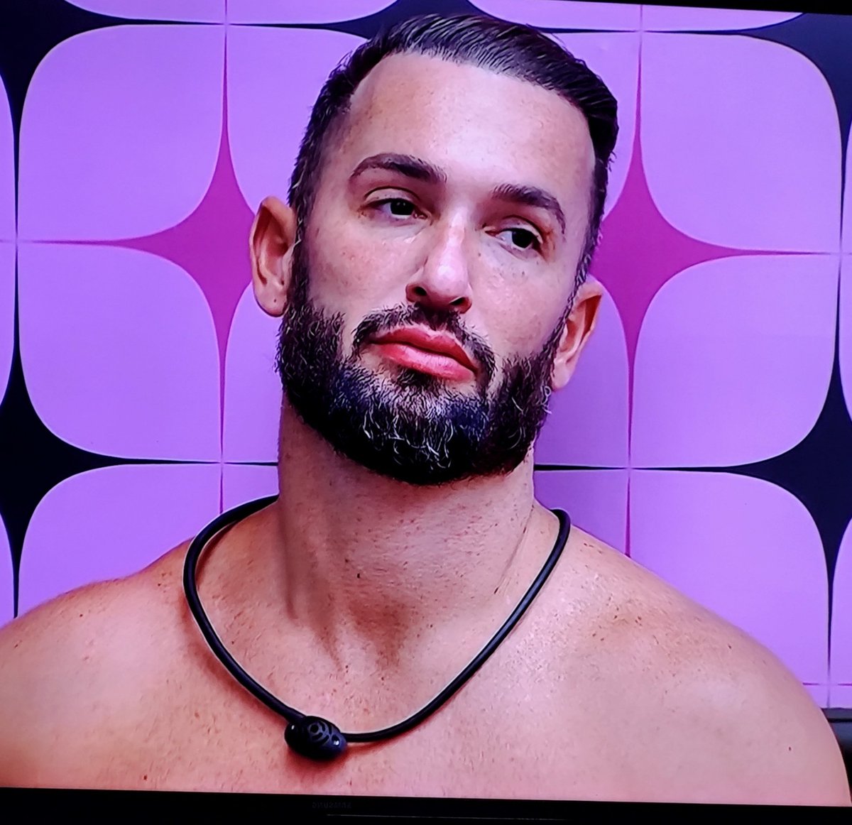 Faeel_costa's tweet photo. Só eu q acho parecido? #BBB25  #diegohipolito https://t.co/NaQjxVbctE