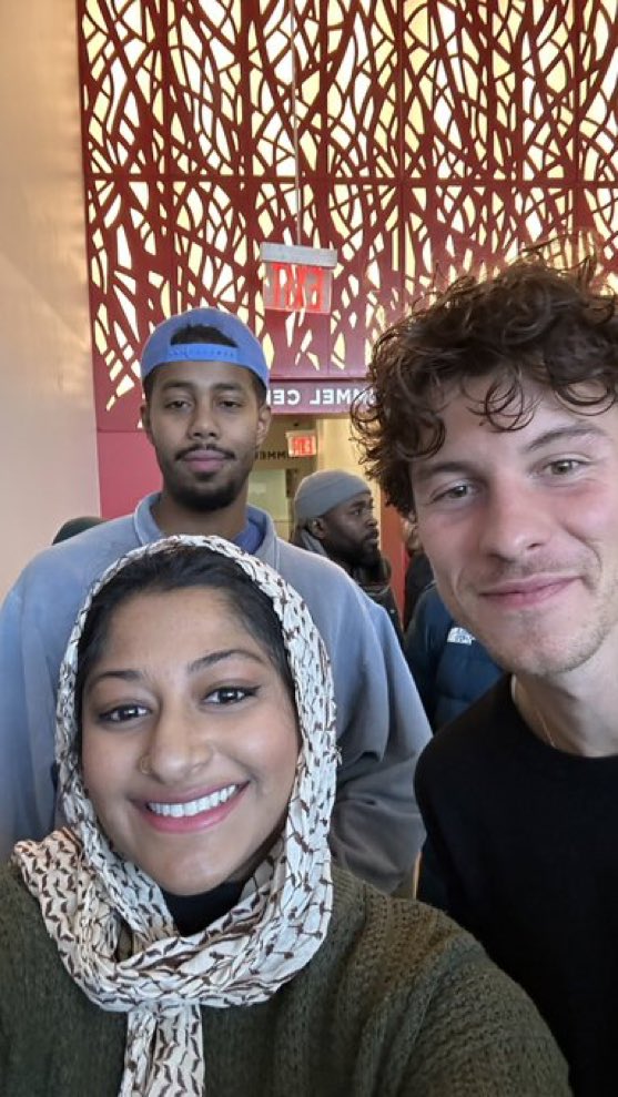ShawnAsiaCrew's tweet photo. 📲 | Shawn with fans and Mustafa the Poet at NYC Jummah today! He took part in the Friday prayers with them and also listened to the full Khutbah https://t.co/FyxopYA4IW