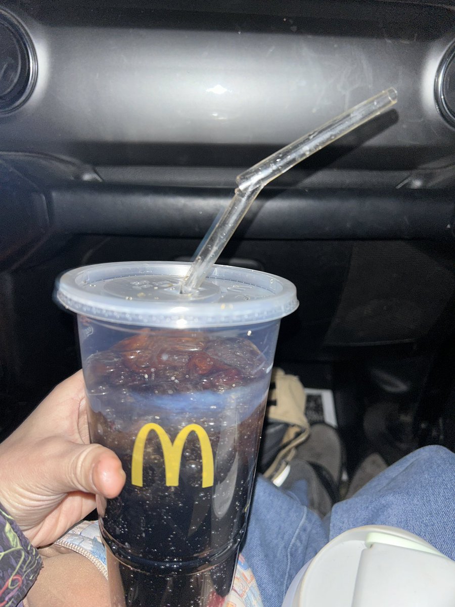 mia56533166's tweet photo. @McDonalds been thinking about posting about my hatred for these new clear straws as a personal straw biter…but decided thats a personal problem, until today when i went to grab the cup from my cupholder touched the straw with my finger and boom it snaps #officallymylaststraw https://t.co/N5mjJFSTeX