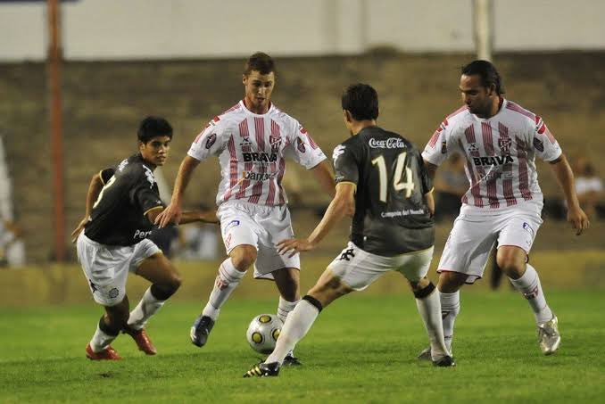 📊Historial en amistosos internacionales
🟢6PG 🟡1PE 🔴10PP

🗓️Primer partido
1953: Instituto 5-3 Always Ready 🇧🇴

🗓️Último partido
2022: Cerro Largo 🇺🇾 1-2 Instituto

Hilo con el detalle:
1953: Instituto 5-3 Always Ready 🇧🇴
1953: Instituto 1-2 Bolívar 🇧🇴
👇
