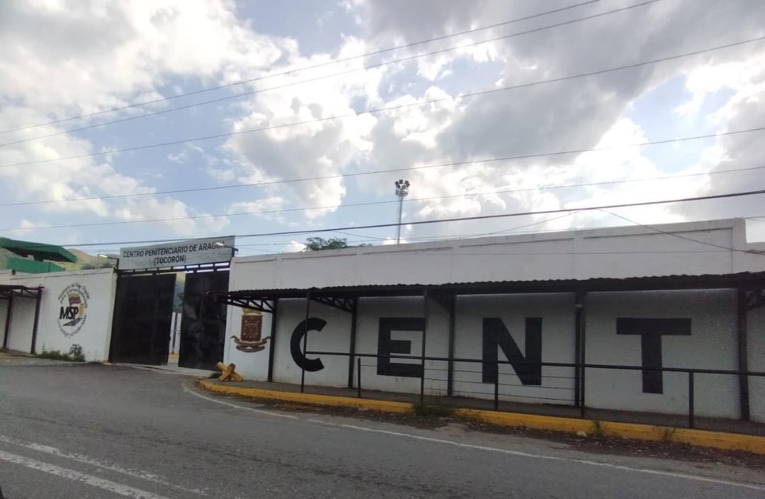EXCARCELACIONES | Madres y familiares confirman excarcelaciones de presos políticos poselectorales la noche de este viernes, #16Ene.

Unos 88 acusados de terrorismo e incitación al odio habrían obtenido medidas cautelares. Entre ellos se encuentran Emmanuel Padilla, Antony